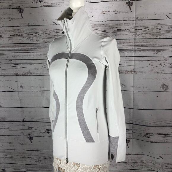 Lululemon Women in Stride jacket white & Metallic silver full zip high neck 4 - Picture 2 of 12